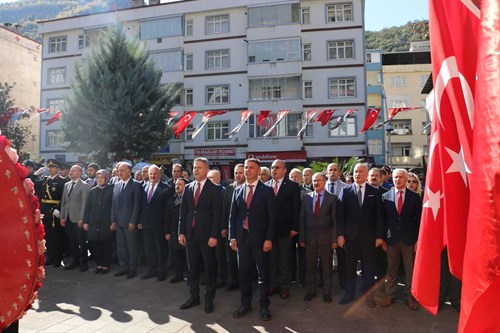 29 Ekim Cumhuriyet Bayramı Münasebetiyle Çelenk Sunma Töreni İcra Edildi